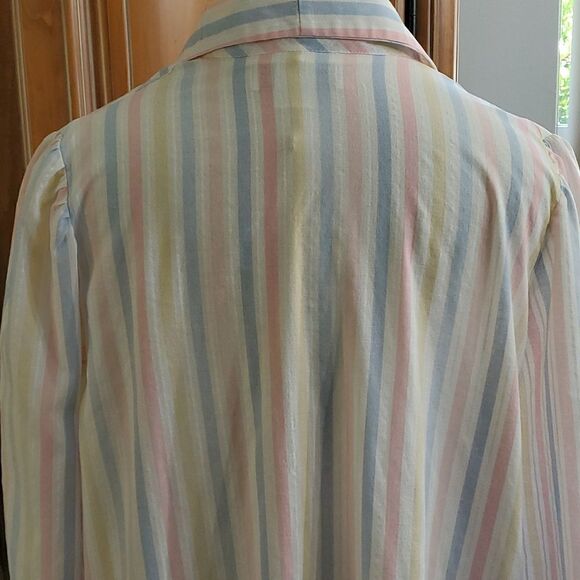 Vandenberg vintage long zipper light weight Robe. Size Medium, striped. Pockets - Picture 7 of 12